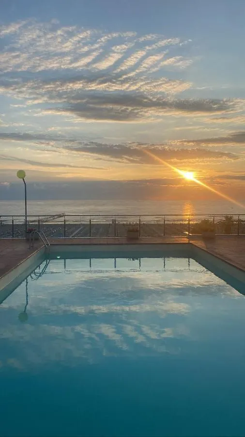 Hotel Golden ريميني
