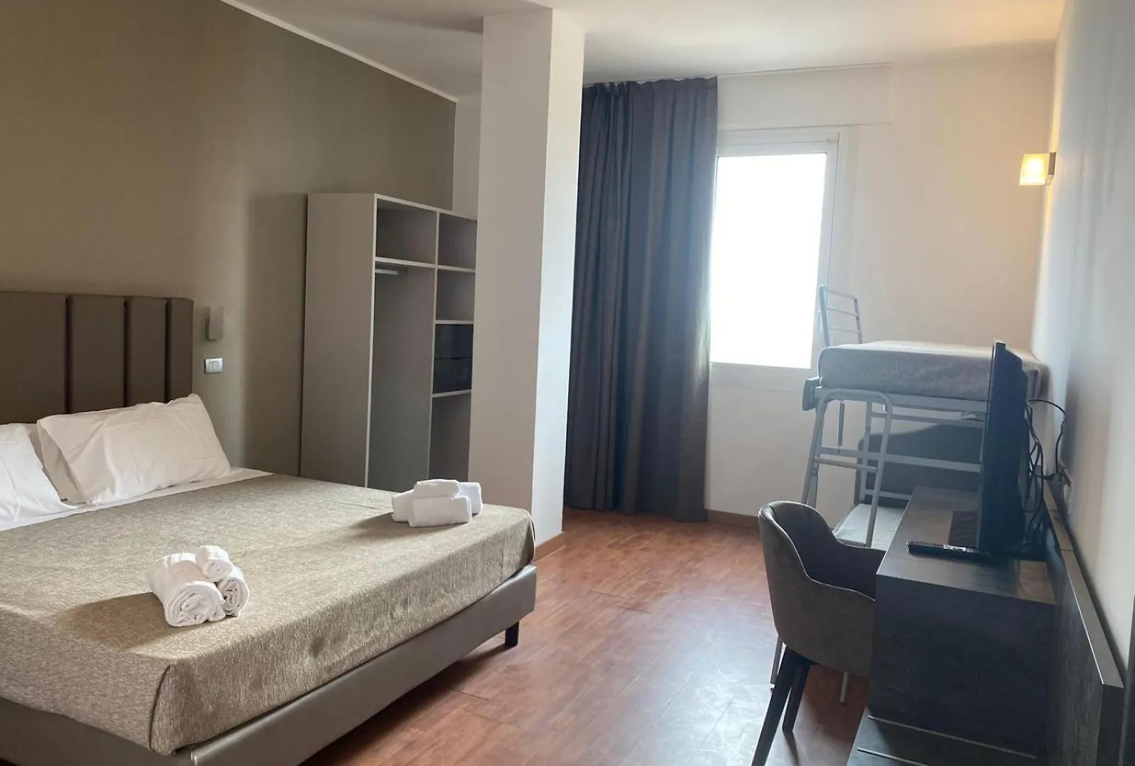 Hotel Golden ريميني 3*,  إيطاليا