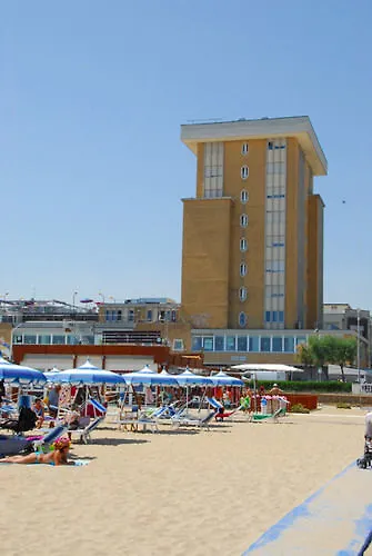 Hotel Golden ريميني 3*,